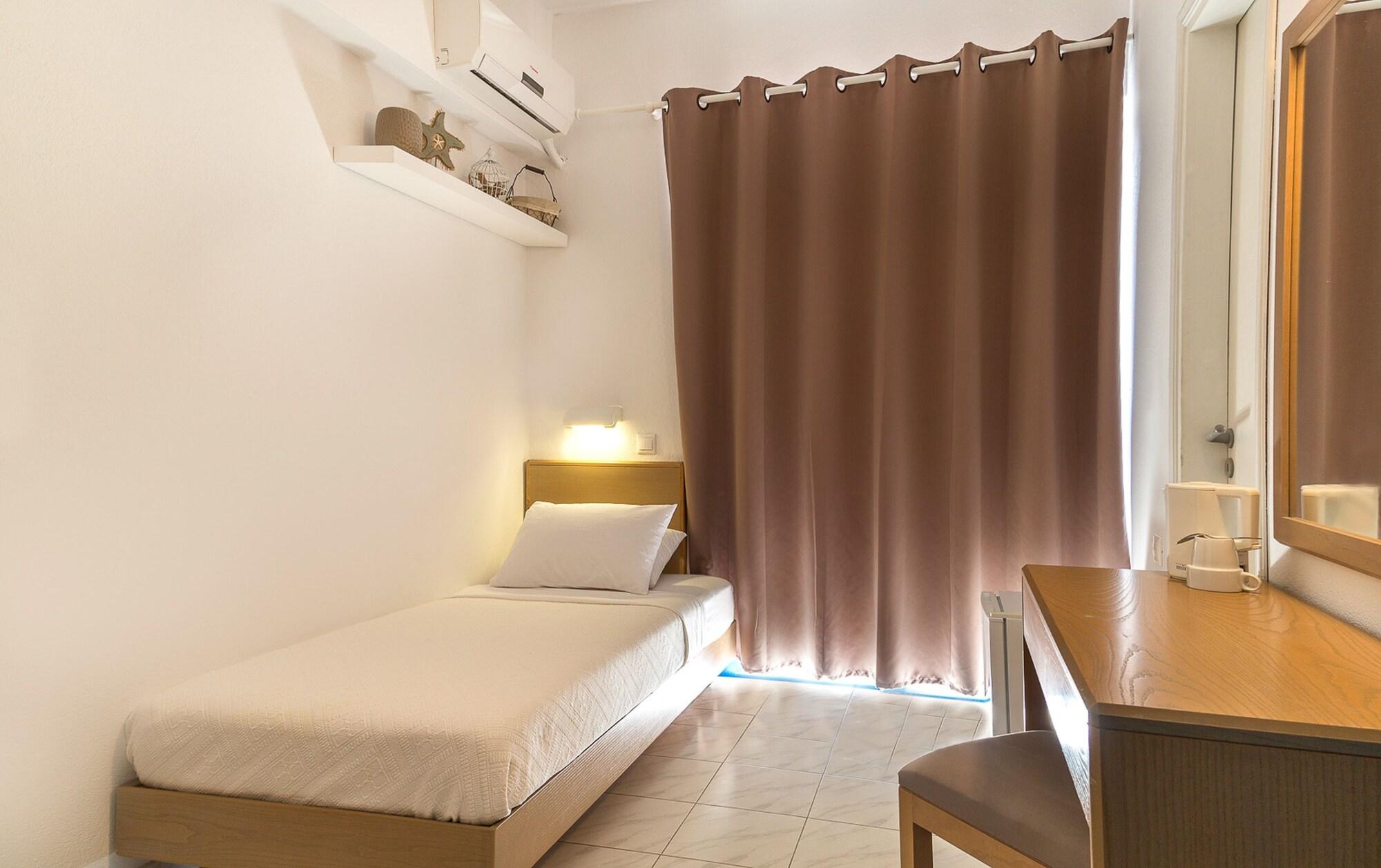 איקסיה Hotel Nathalie מראה חיצוני תמונה