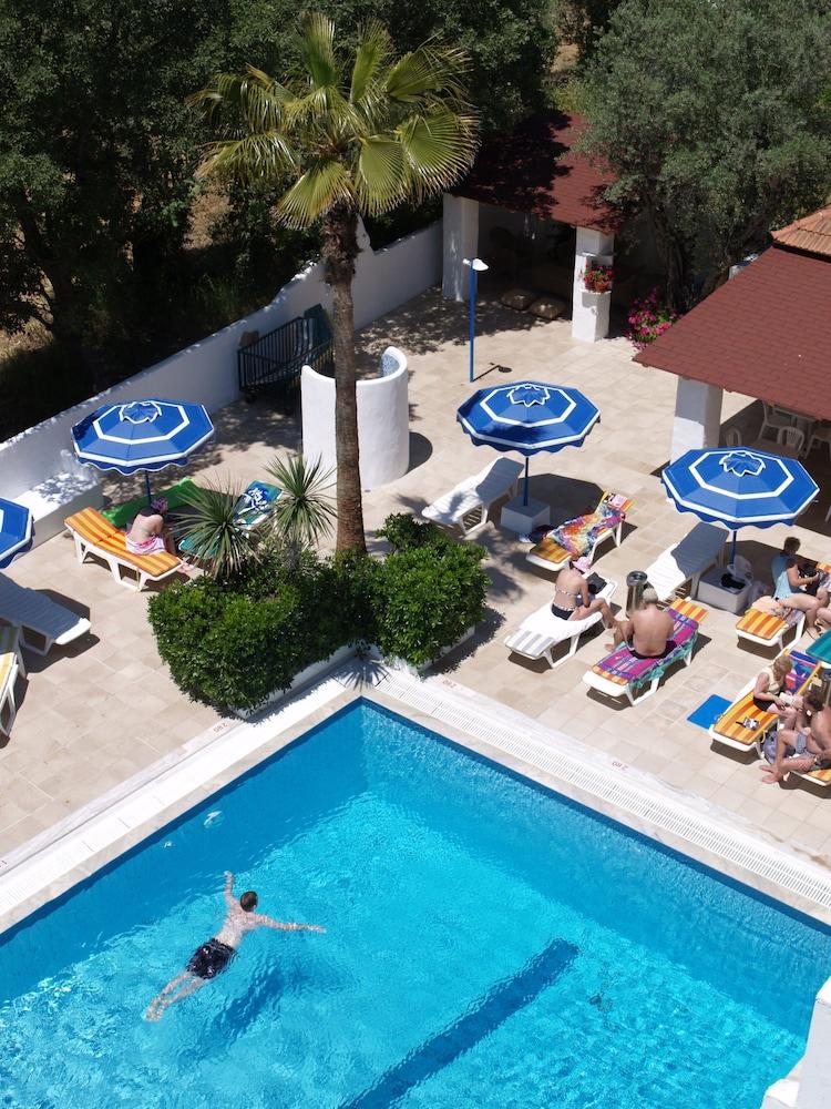 איקסיה Hotel Nathalie מראה חיצוני תמונה