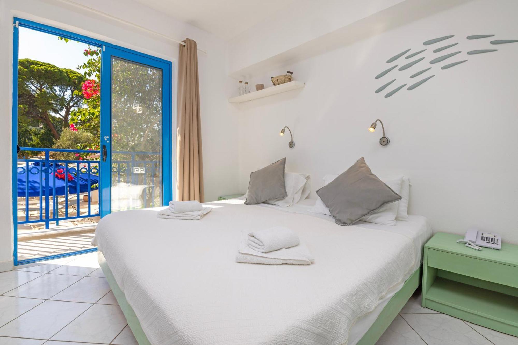 איקסיה Hotel Nathalie מראה חיצוני תמונה