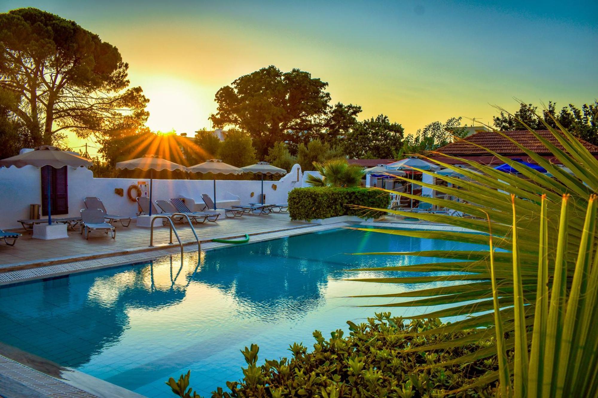 איקסיה Hotel Nathalie מראה חיצוני תמונה