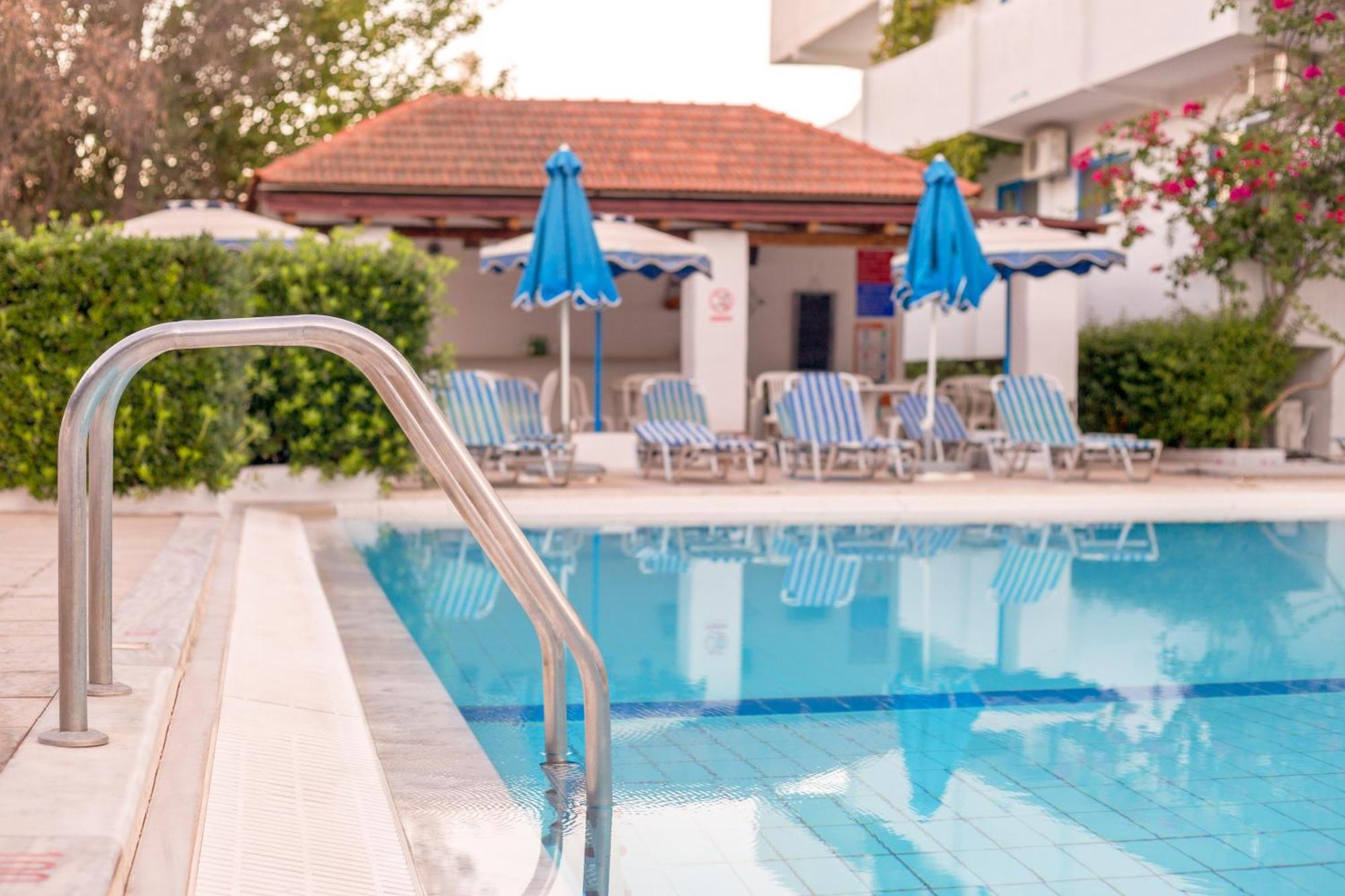 איקסיה Hotel Nathalie מראה חיצוני תמונה